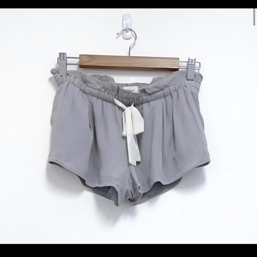 Flowy crepe grey Wilfred shorts